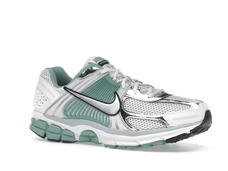 NIKE ZOOM VOMERO 5
