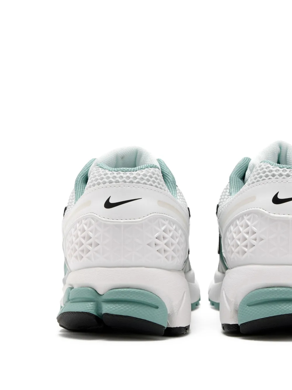 NIKE ZOOM VOMERO 5