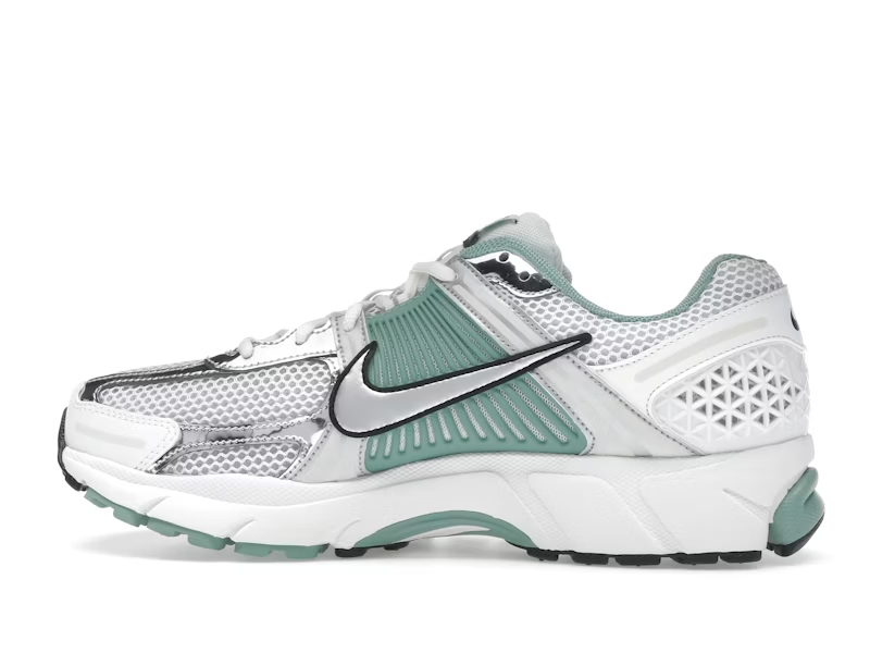 NIKE ZOOM VOMERO 5